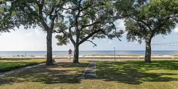 500 E East Beach Boulevard
