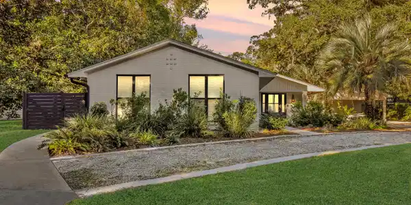 1105 E Cherokee Glen