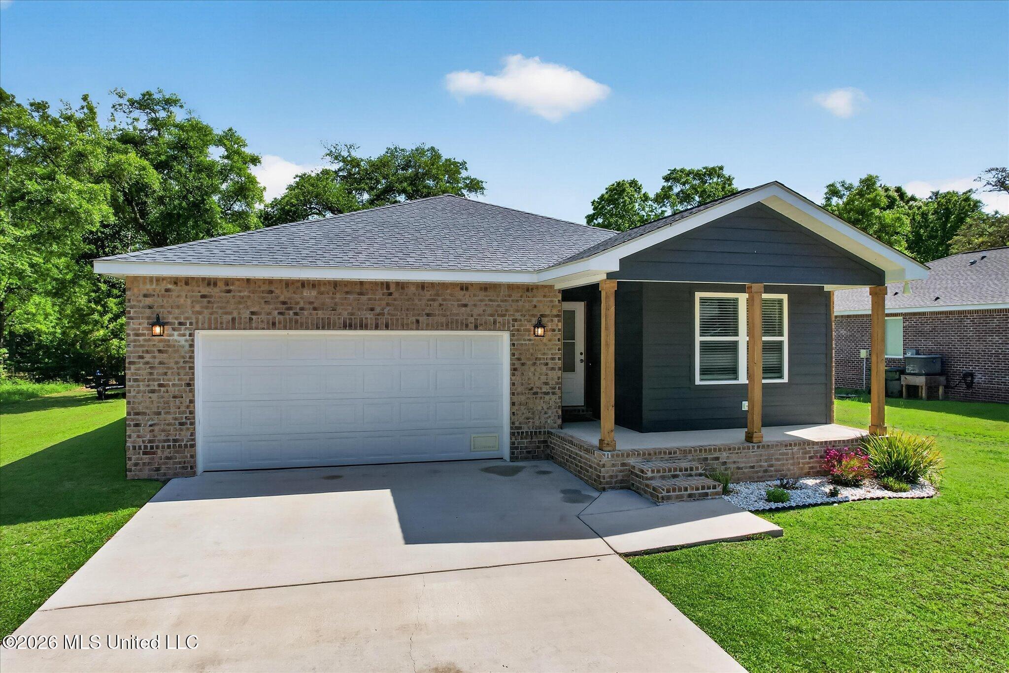 Image 3: 1412 Spruce St, Ocean Springs MS