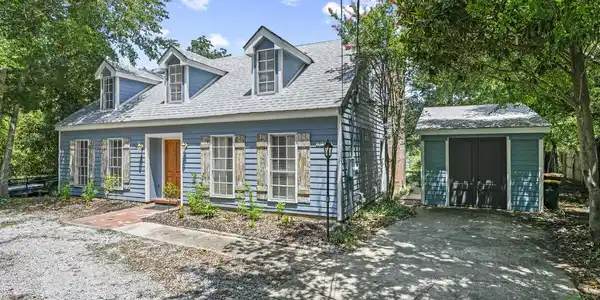 1423 E Second Street