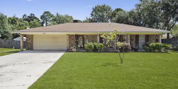 2332 Edwards Circle