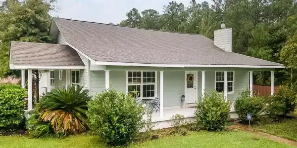 100 Fernwood Drive