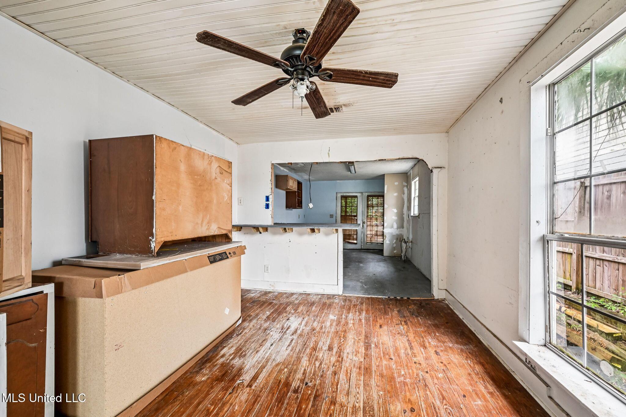 Image 3: 310 Union St_003