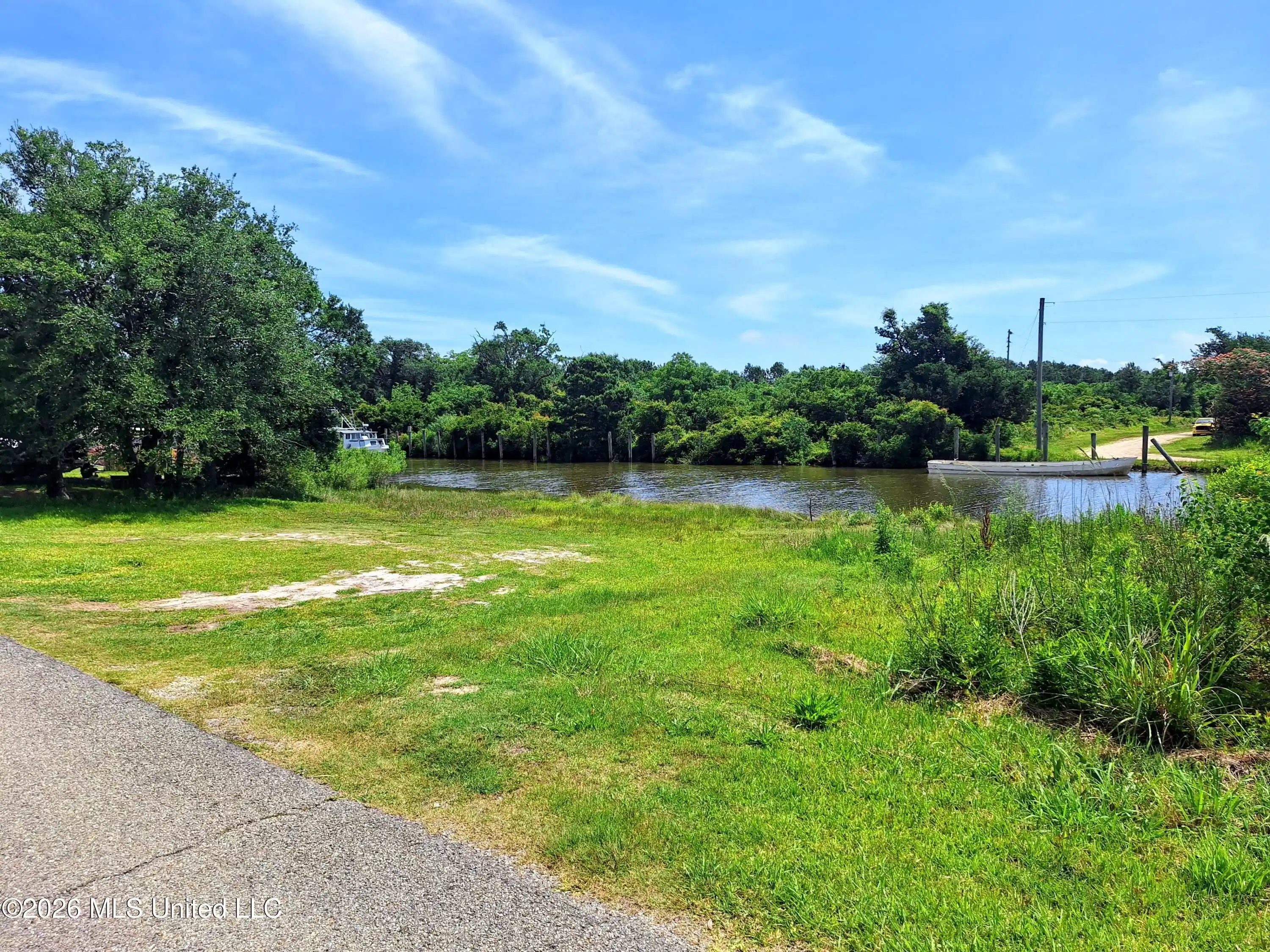 Image 1: 2 lots 100'x100'