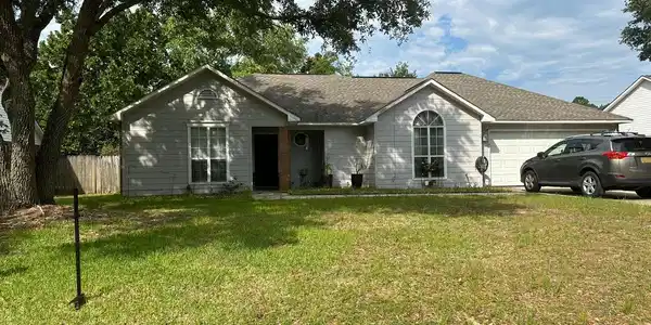7005 Oakhurst Drive