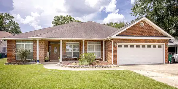 103 Glen Eagles Drive
