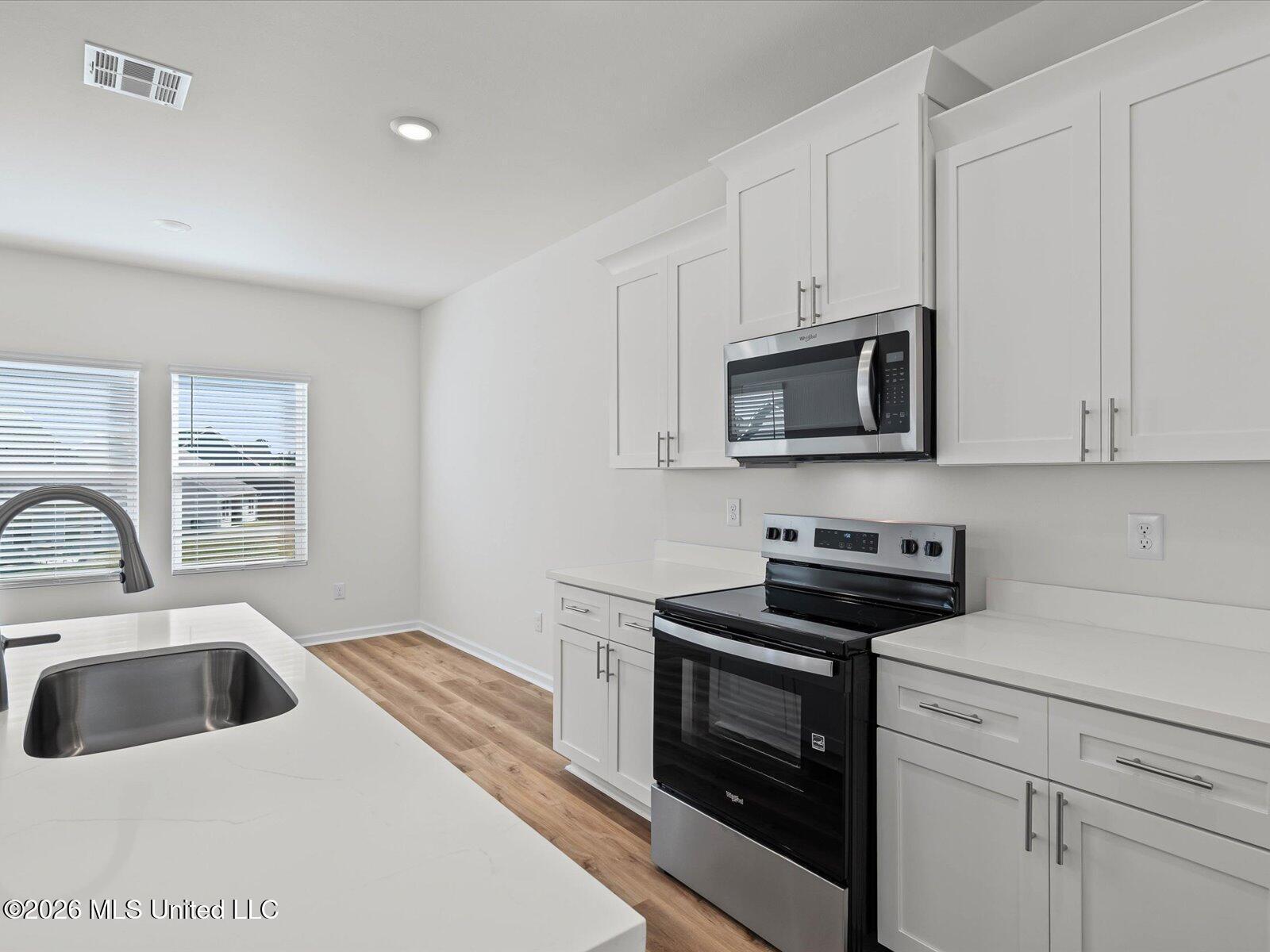 Image 3: GLF_ThePreserve_Sandpiper_Kitchen2