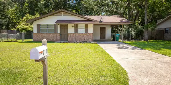 218 Barbara Circle