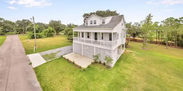 225 Magnolia Avenue