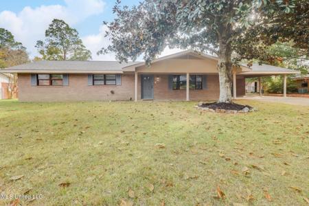 816 Lackland Drive