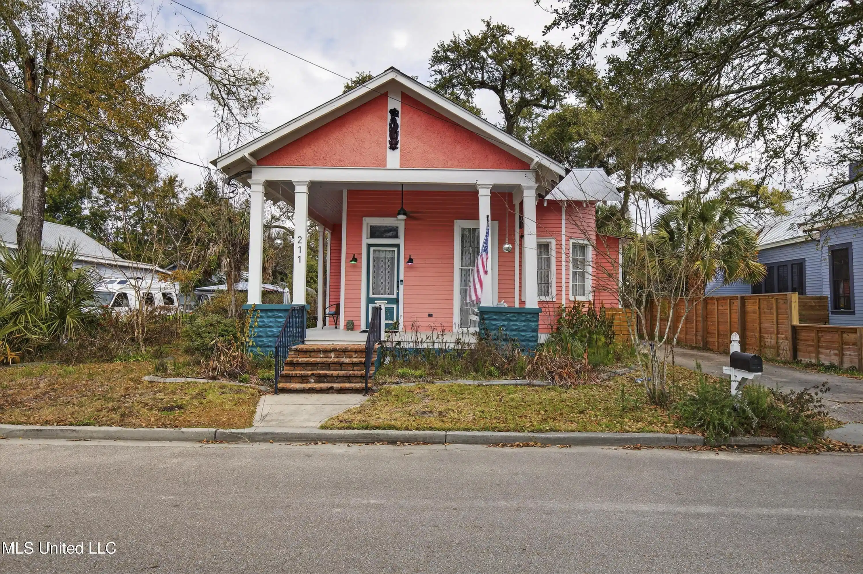Image 1: 211KellerSt-1