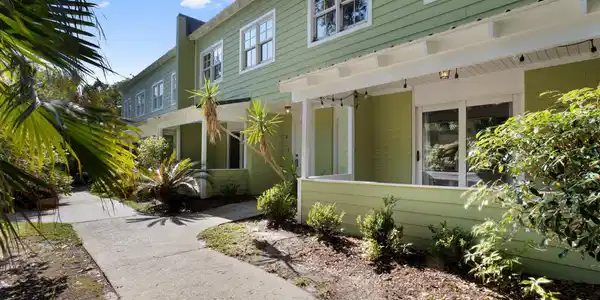 808 Desoto Street