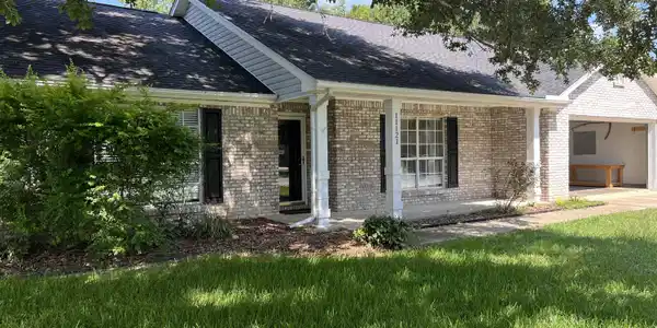 11121 Bayview Lane