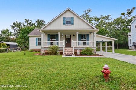 305 Hoffman Lane