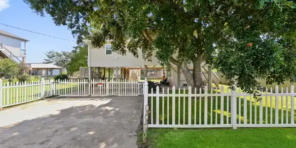 806 Deer Drive