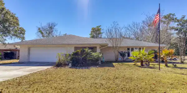 711 Holly Hills Drive