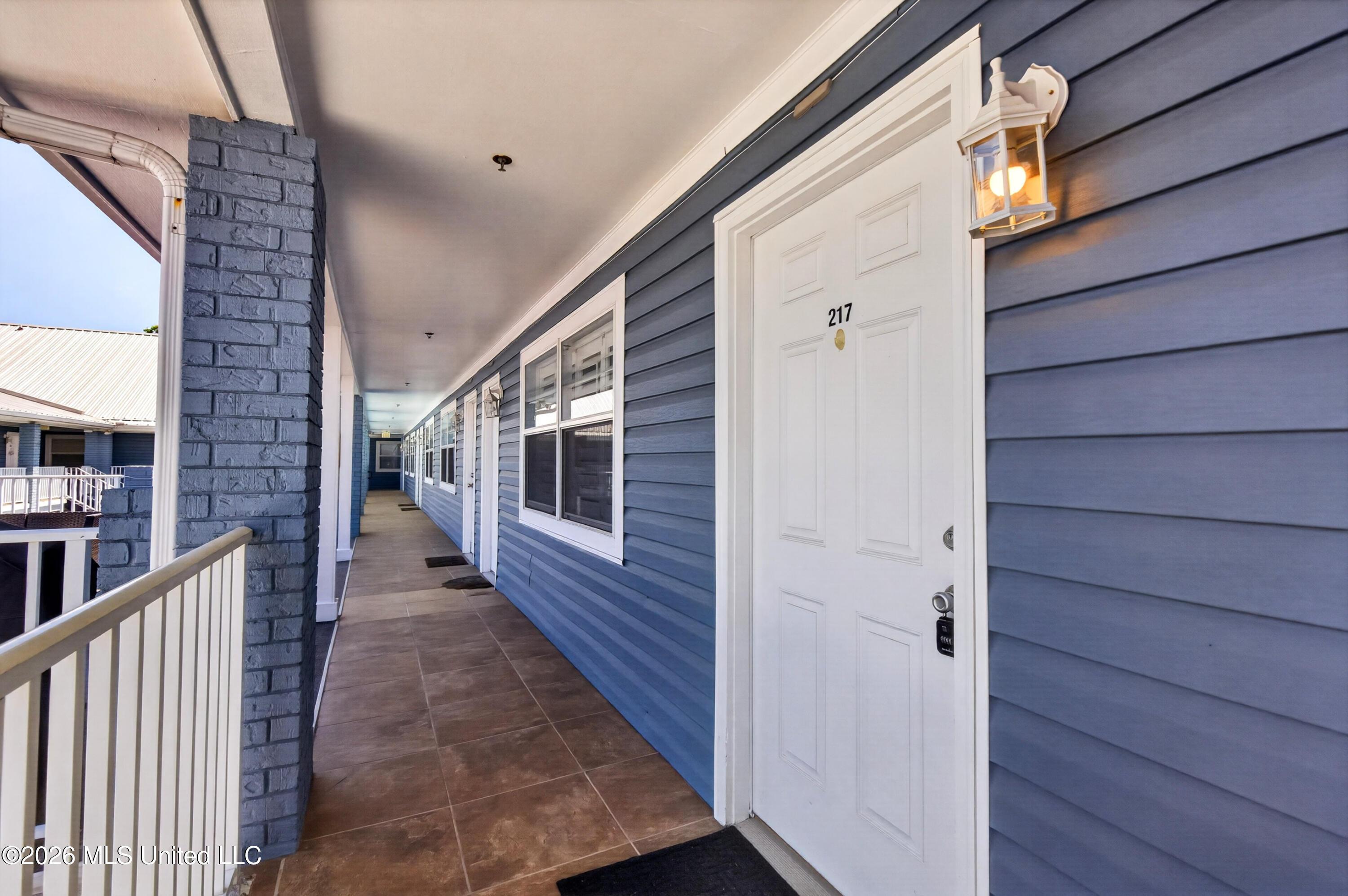 Image 2: 1282Beach#217-1