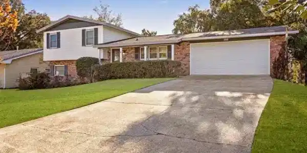 25 Oakwood Drive