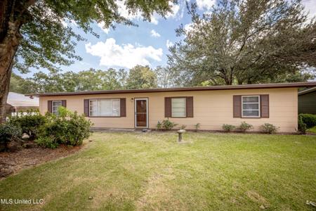 311 Holcomb Boulevard