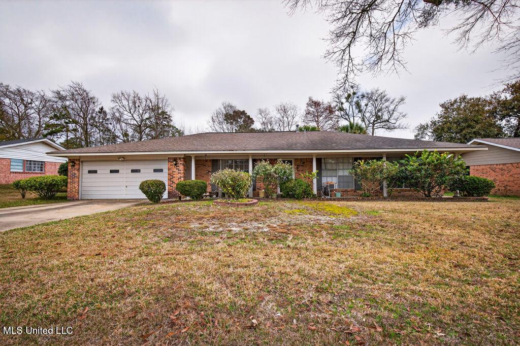 Image 1: Front of House