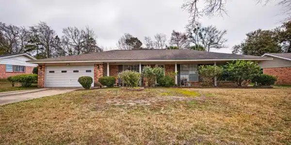 734 Canterbury Drive