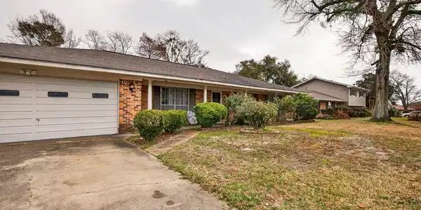 Image 3: 734CanterburyDr-3