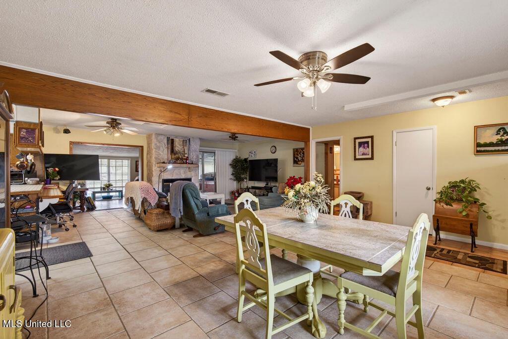 Image 4: 734CanterburyDr-5
