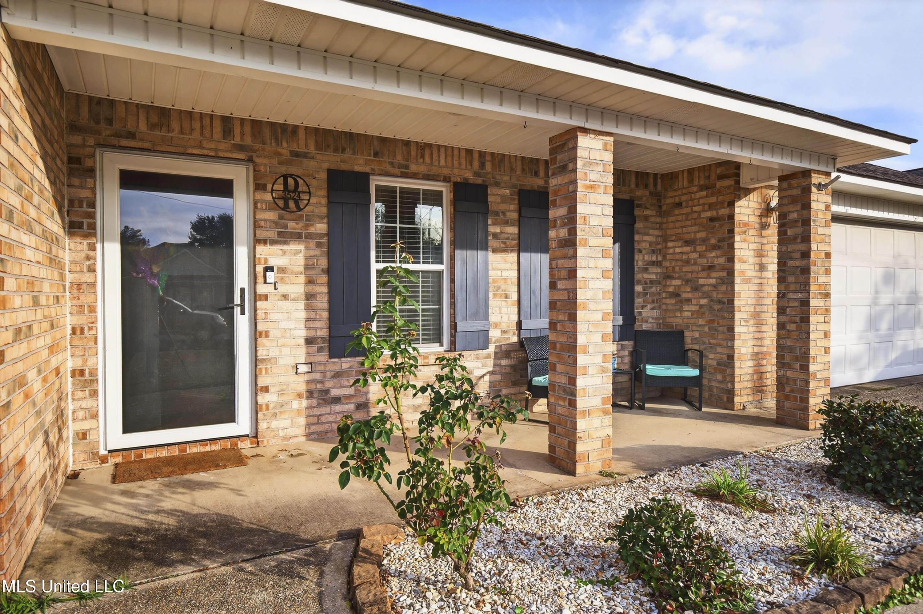 Image 4: 3524NEighthSt-4