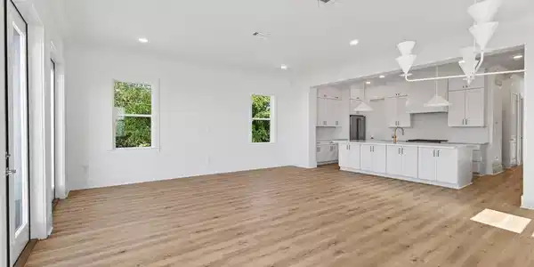 Image 4: PalmPointe1-11
