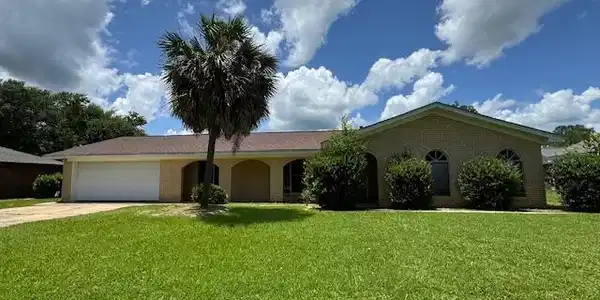 869 Auburn Drive