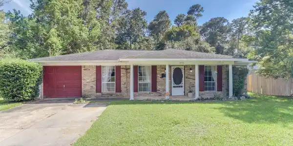 1739 Thomas Jefferson Drive