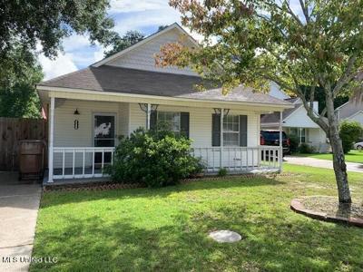 4506 E Magnolia Cove