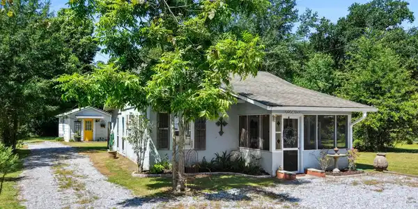 537 Meadow Lane