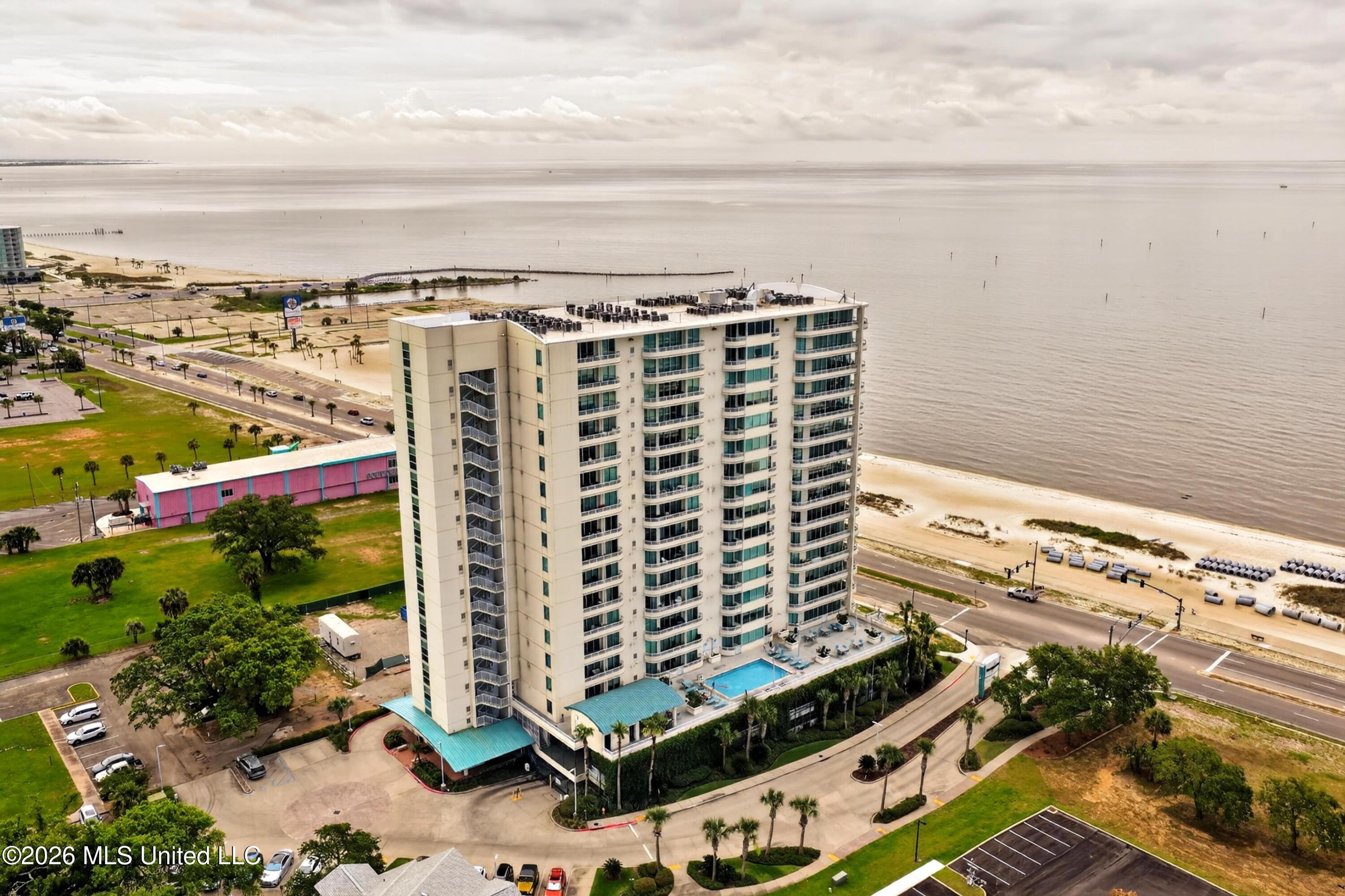 Image 1: OceanClub906-3