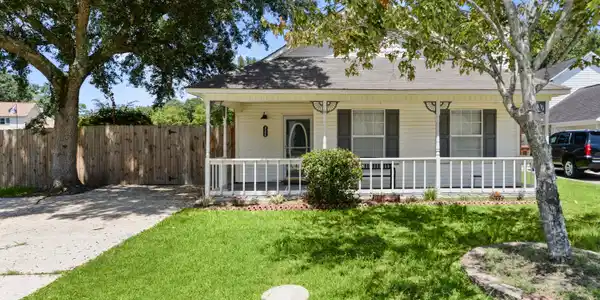 4506 Magnolia