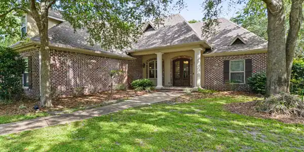 3216 Oakleigh Circle