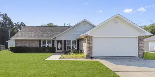 1602 Heather Court