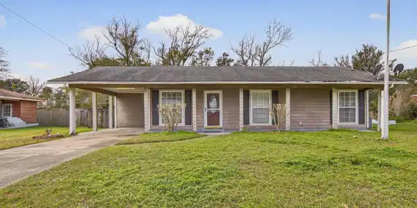 1717 Cherokee Drive