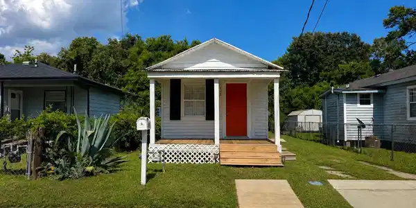 212 Bowen Street