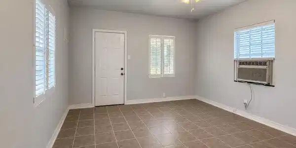 Image 2: Living room
