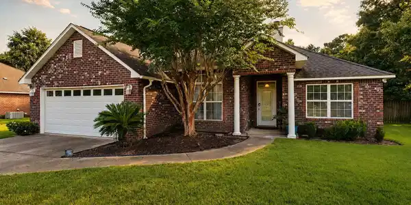 1833 Perdido Boulevard