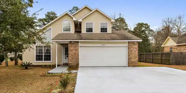2204 Beachview Drive