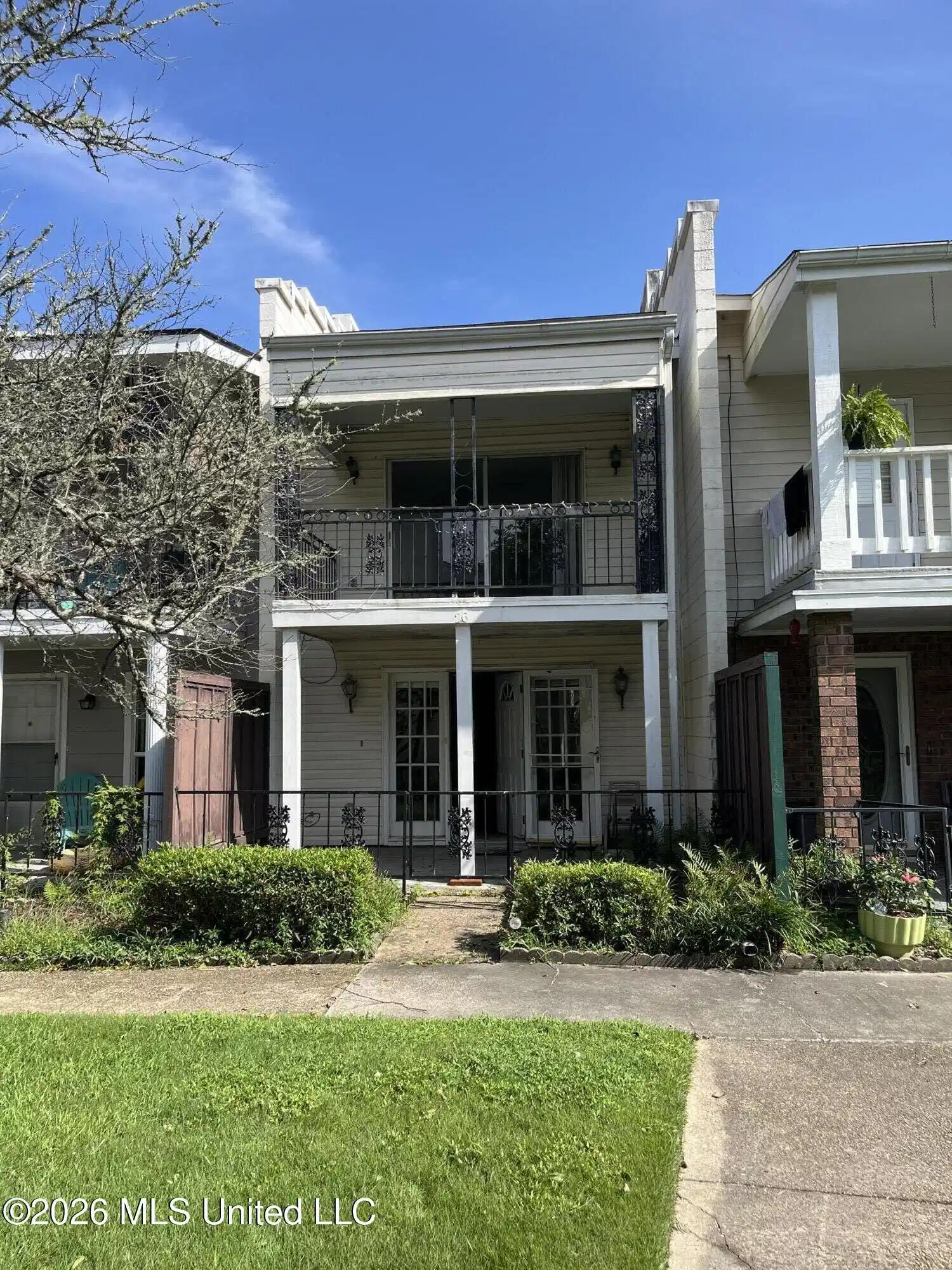 Image 1: Patio side