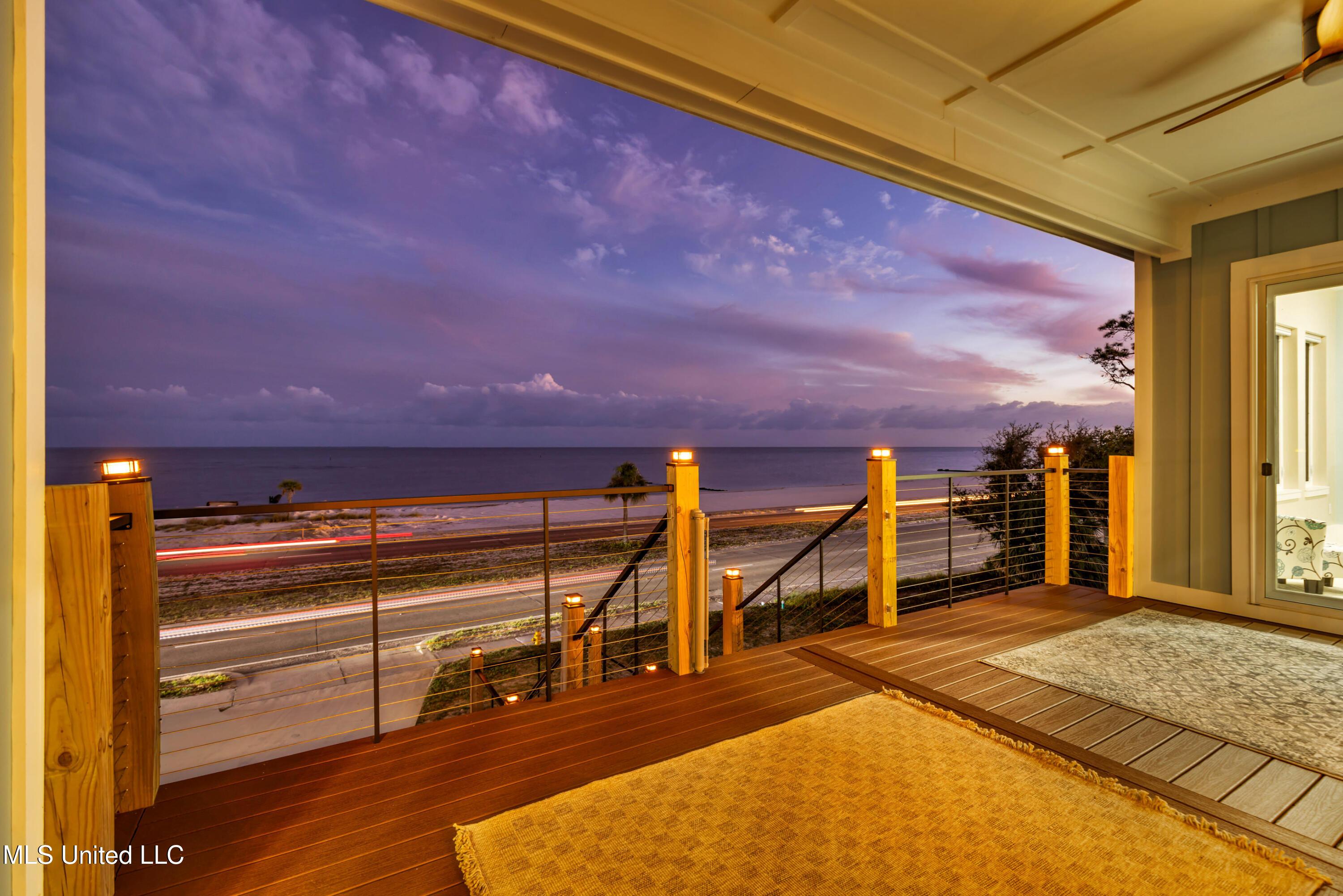 Image 3: 790W.BeachBlvd