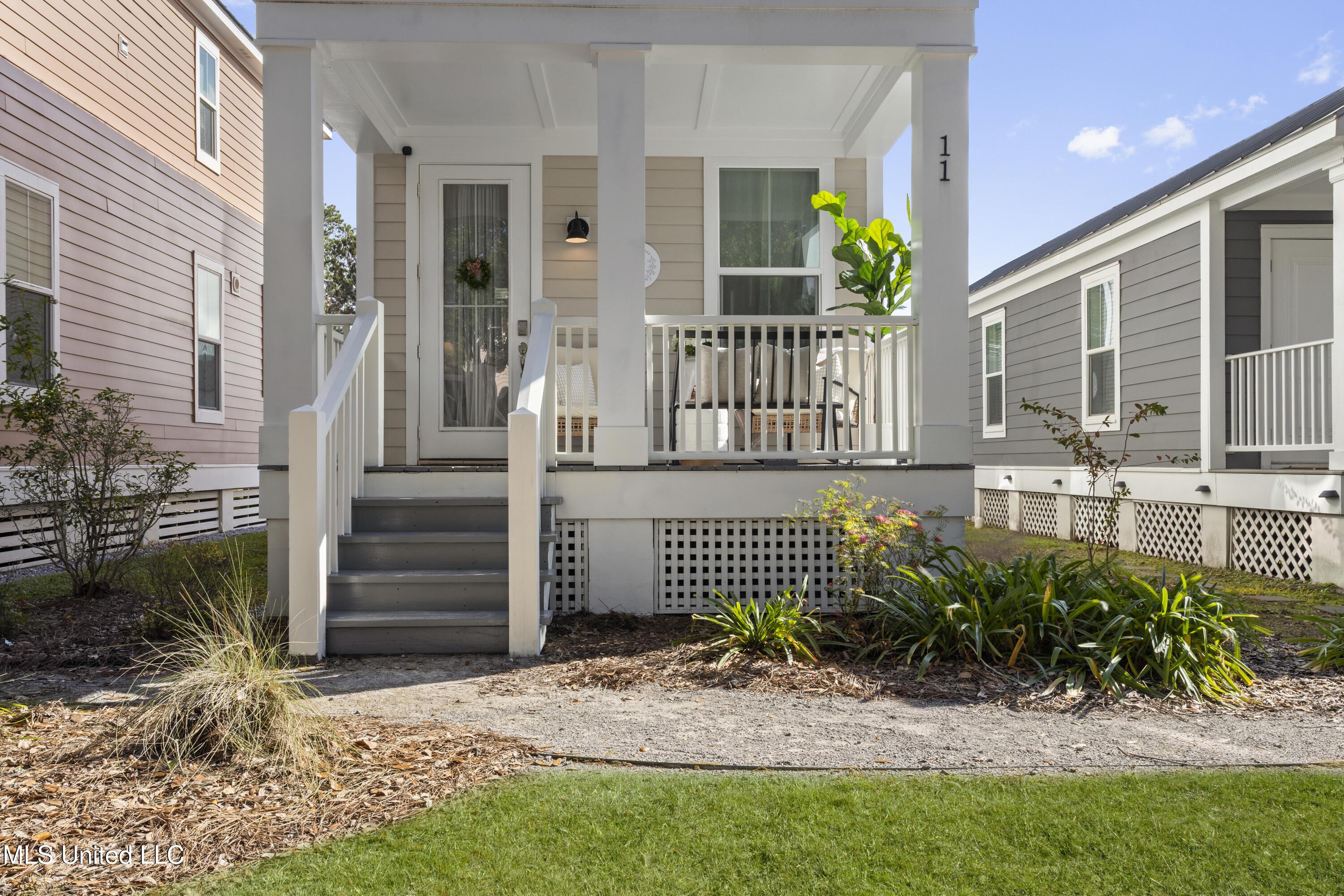 Image 4: Front Porch