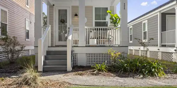 Image 4: Front Porch