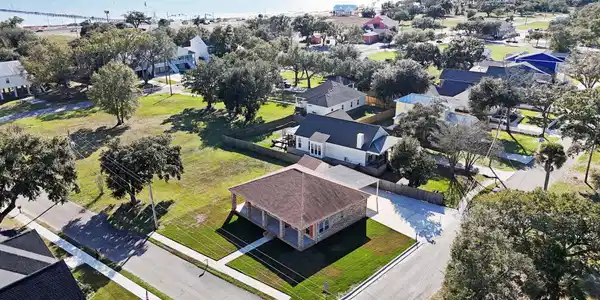 Image 4: 400sburke ariel shot2