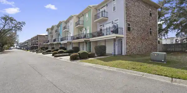27 Oak Alley Lane
