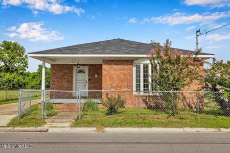 172 Hoxie Street