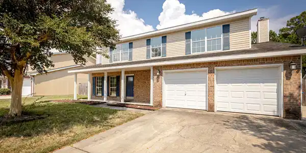 2907 Katy Lane